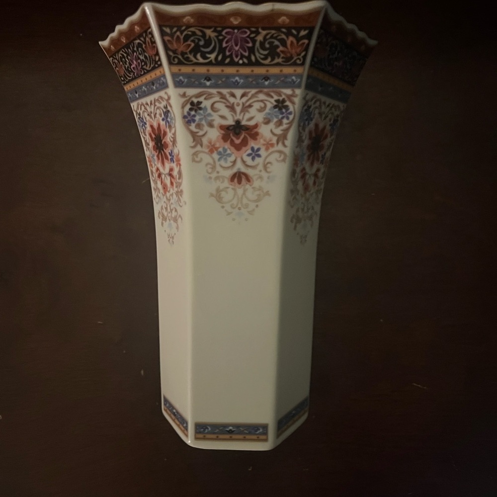 Lenox Porcelain Cream and blue flower Accent Vase with Elegant Floral Design